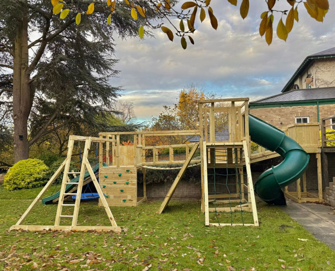 Spielplatz im Garten der Sprachschule Melton College